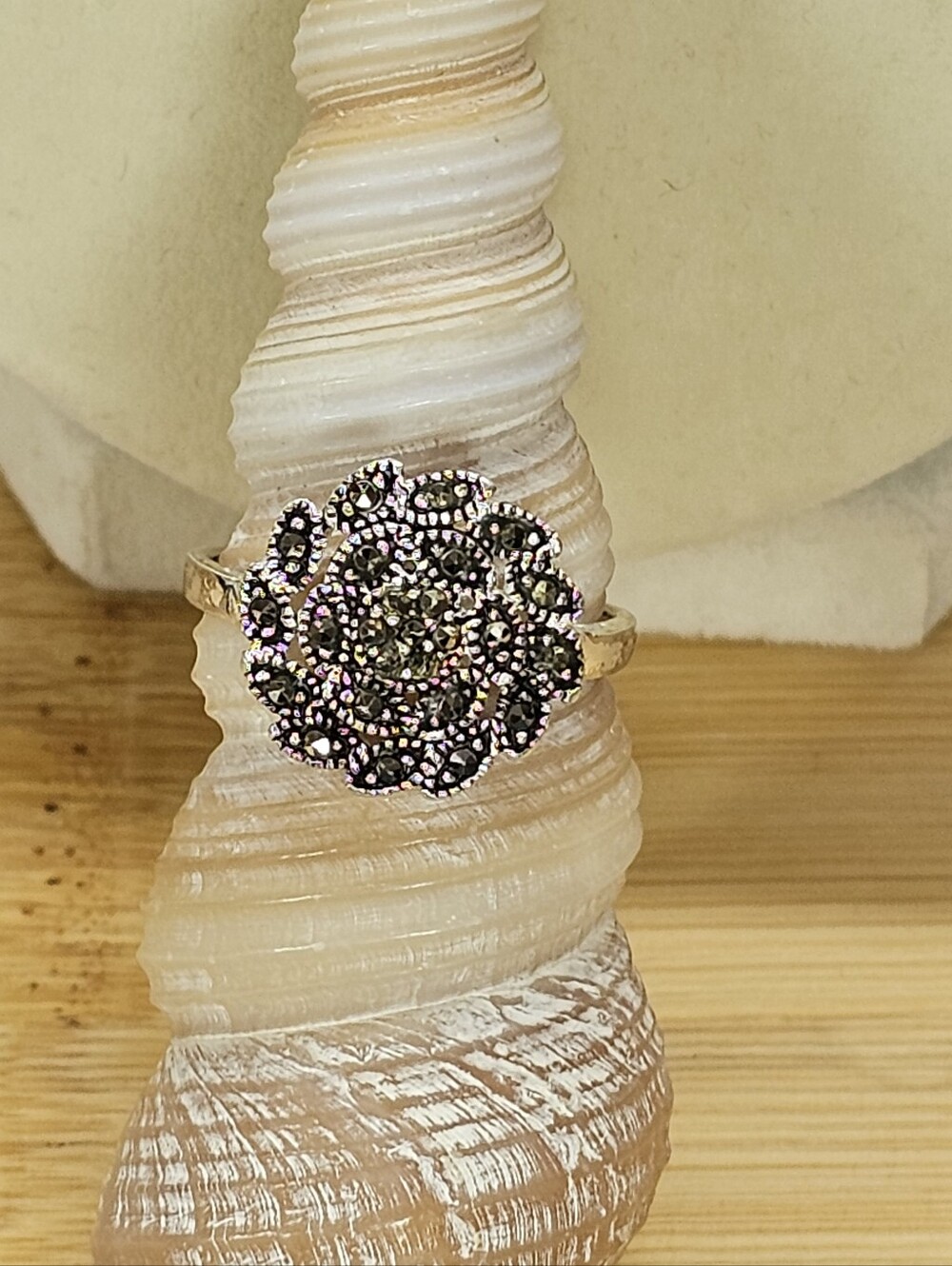 Vintage Sterling Silver Marcadite Floral Swirl Statement Ring Size 8.25